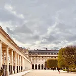 Urban Flat 70 - Authentic 3Bdr Parisian Flat