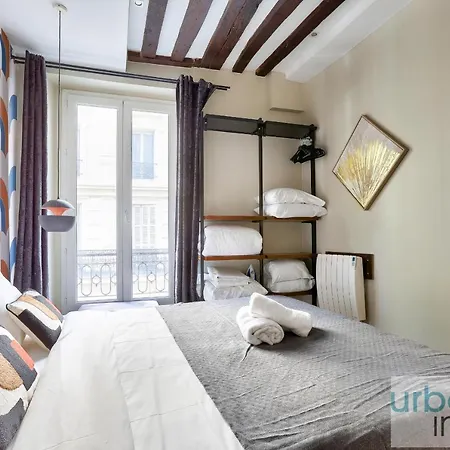Urban Flat 70 - Authentic 3bdr Parisian Flat Parigi